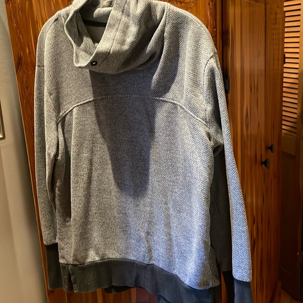 Soft winter sweater; 75% cotton, polyester